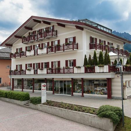 Sapelza Appartementhaus Dobbiaco Exterior foto